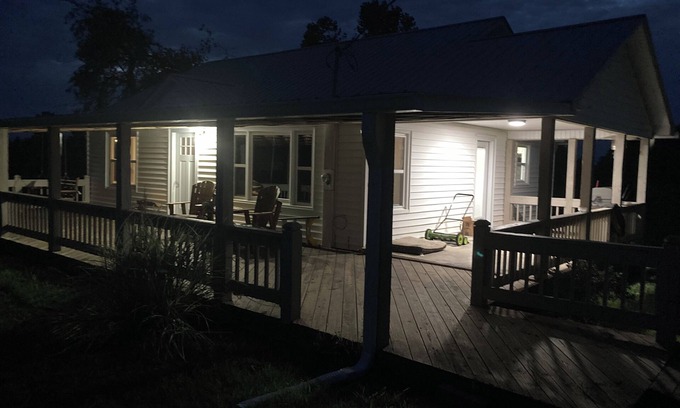 Byrdstown House | Lake home by Dale Hallow lake