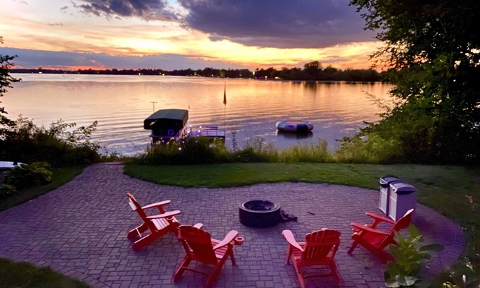 Forest Lake House | Lake Home, hot tub, sauna, boat rental, private chef