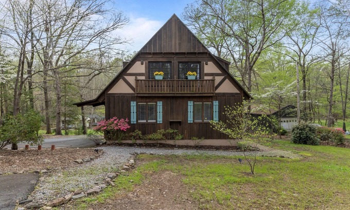 Bracey House | Lake Home on Lake Gaston!