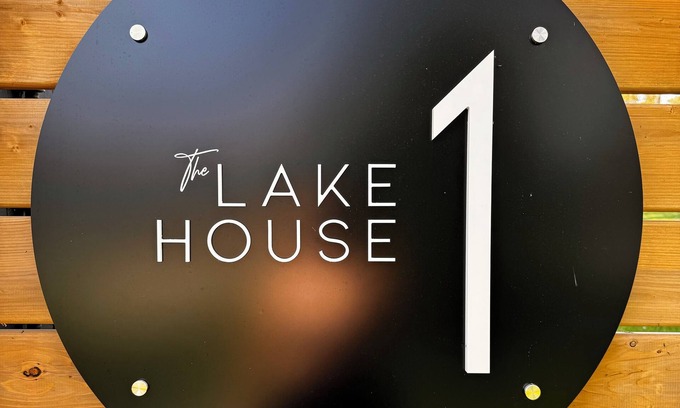 Rideau Lakes Cabin | Lake House 1