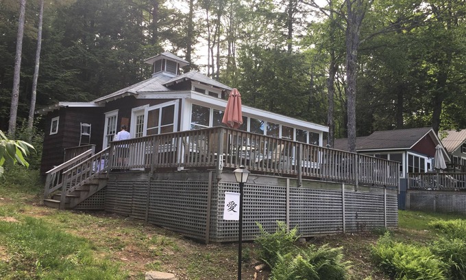 Bristol Cottage | Lake House - 100 Feet from the Water