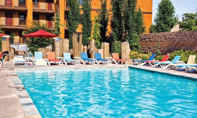 Chelan House | Lake House at Chelan Resort Condo Fantastic 3BR sleeps8!