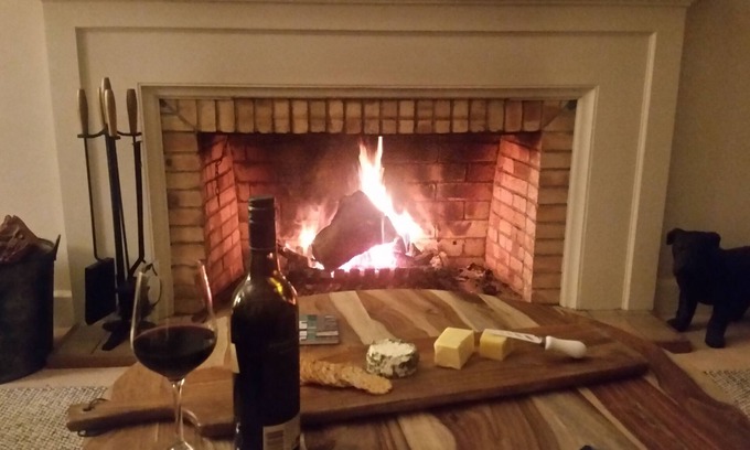 Benalla House | Lake House Benalla- Late Sunday checkout available upon request