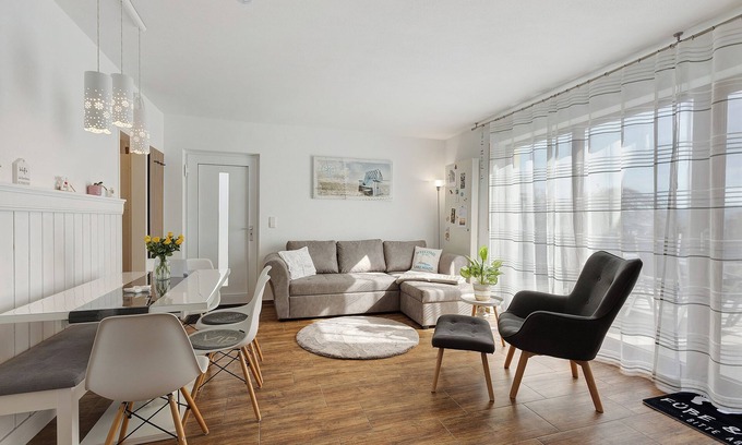 Allensbach Apartment | Lake House Bodensee – Boutique Holiday Apartment with Garden & 2 Bathrooms, Dog-Friendly
