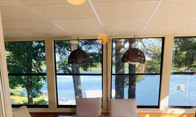 Gladwin Cottage | Lake House Escape