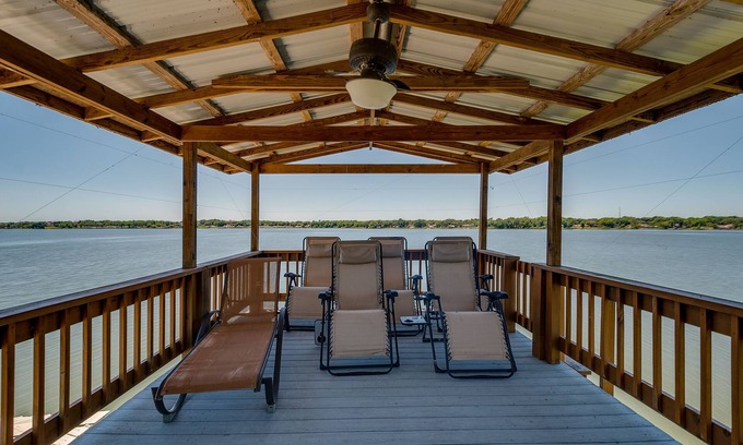 Lakeland House | LAKE HOUSE FAMILY GET AWAY WITH A POOL!