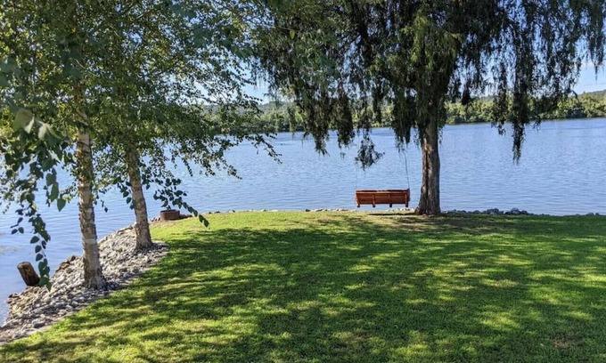 Decatur House | Lake House · Lakeside Escape Top Bass Fishing