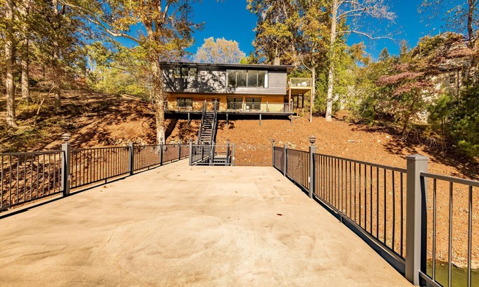 Florence House | Lake House Newly Renovated on Indian River Slough/Wilson Lake