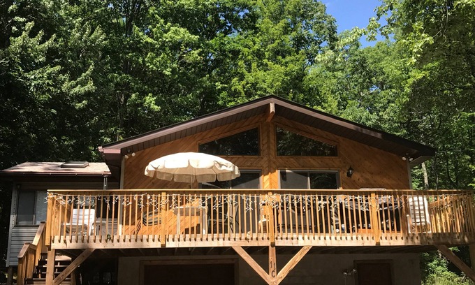 Lakeville Ski Chalet | Lake House on Lake Wallenpaupack,boat dock included,Home has WiFi 3 BDRM’s 2b’s