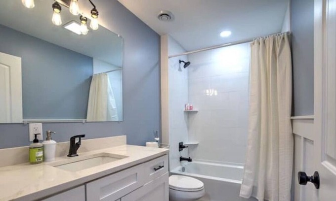Pinckney House | Lake house on Portage Chain of lakes with paddle boards and kayaks!