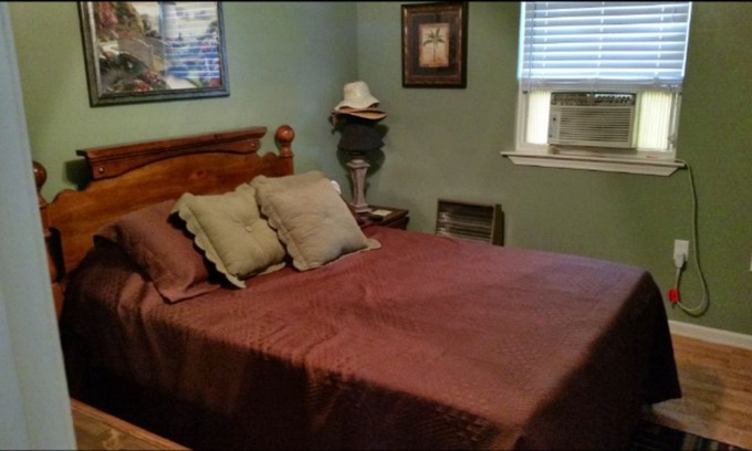 Jarreau Cabin | Lake House on the beautiful False River.2 bedroom 1 bath