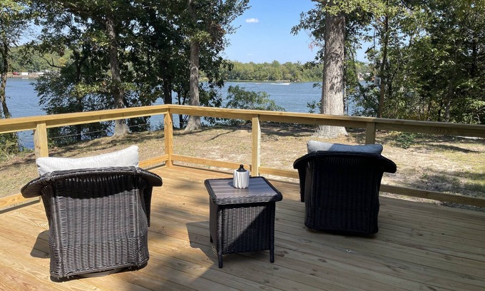 Centralia House | Lake house on the point with beautiful lake views!
