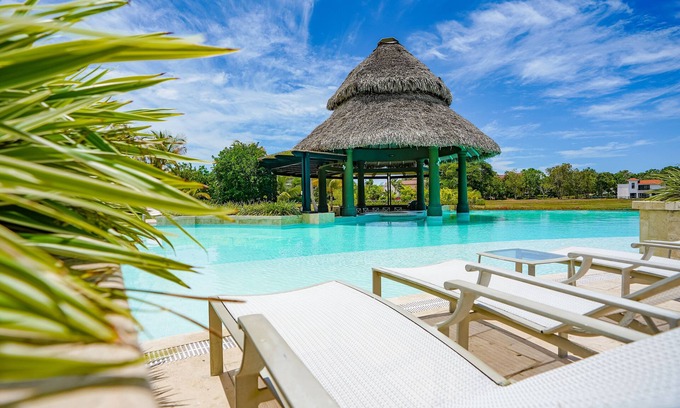 Playa Blanca Villa | Lake House - Private Pool - Sleeps 12 - Elegant