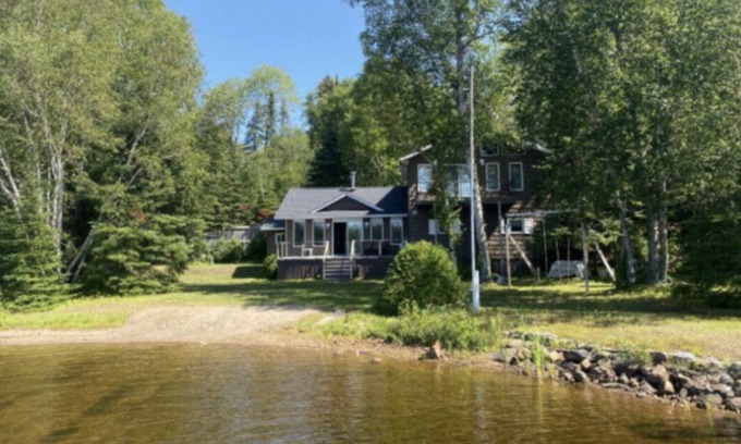 Unorganized Thunder Bay District Cottage | Lake house retreat