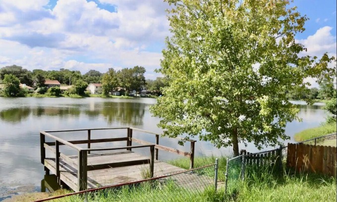 East Arlington House | Lake house scenic view with close proximity to the beach and necessities