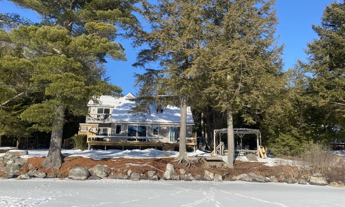 Lincoln House | Lake House