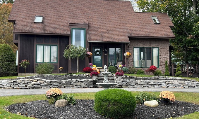 Lake George House | Lake House With Dock in premier neighborhood on Assembly Point in Harris Bay.