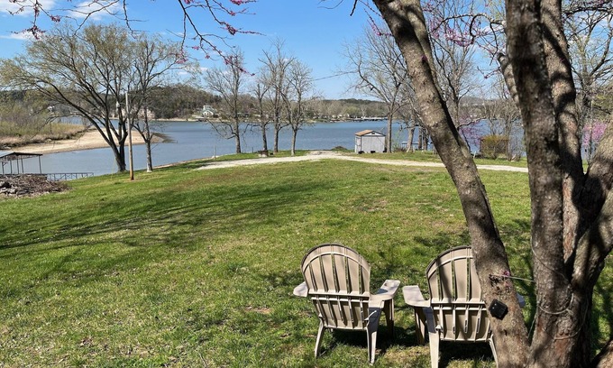Camdenton House | Lake house with private dock near HaHa Tonka, Ballparks National Park, kayaks