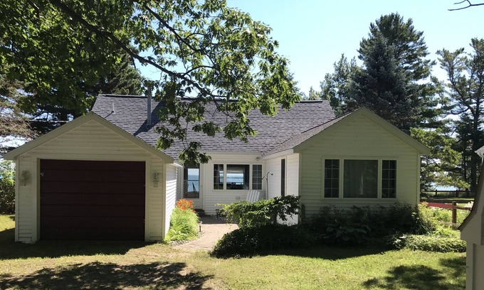 Greenbush House | Lake Huron waterfront home which is the perfect place for your family to vacation. Located in Greenbush which is between Oscoda and Harrisville. Enjoy walks on the beach. View freighters, sailboats on the beautiful lake. The Ausable River is about 10 m...