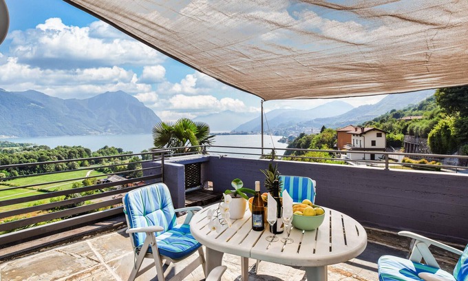 Costa Volpino Apartment | Lake Iseo lovely apartament