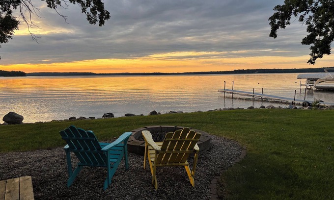 Paynesville House | Lake Koronis All Season Home-5 bedrm, screened porch, fish/swim/bike/snowmobile