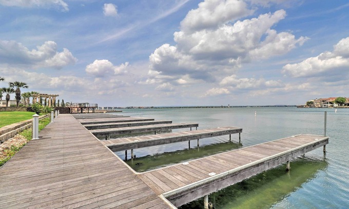Horseshoe Bay Condo | Lake LBJ Condo w/Balcony & Shared Boat Docks