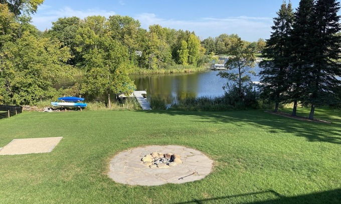 Alexandria House | Lake Le Homme Dieu Family Getaway @ Crestwood Lodge.