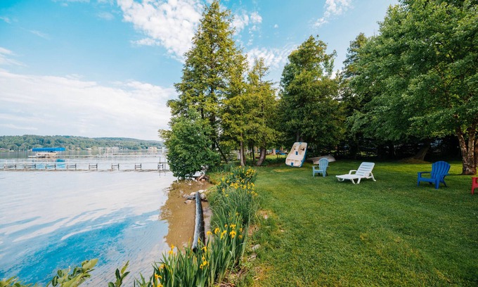 Lake Leelanau House | Lake Leelanau Sandy Beachfront Swimming