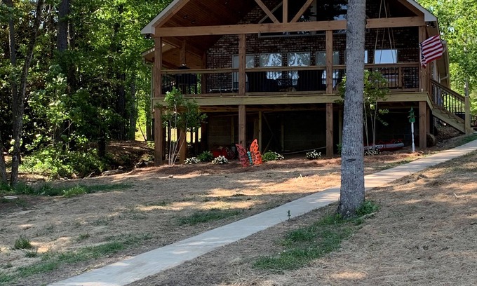 Double Springs Cabin | "Lake Life" Beautiful House On Smith Lake in Double Springs, 4BR, 2BA, Loft Area