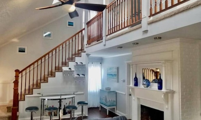 Livingston House | Lake Life, Cuz Beaches Be Salty