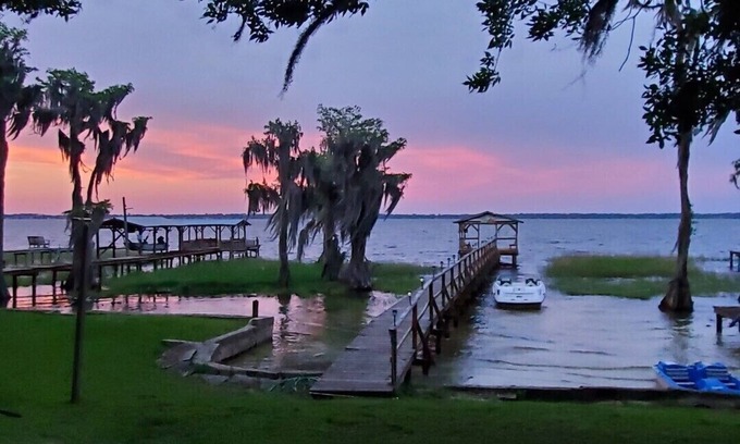 Melrose House | Lake living close to Gainesville, UF Health and University of Florida