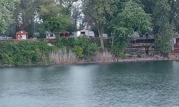 Portage RV Rental | Lake Lot Camping Relaxing Fun!