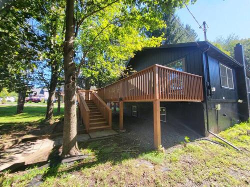Lake Ariel House | Lake Luxe