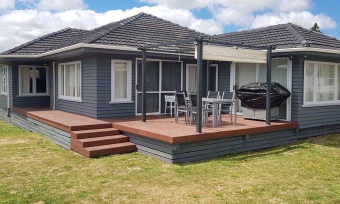 Mangakino House | Lake Maraetai Bungalow - Family & Pet friendly