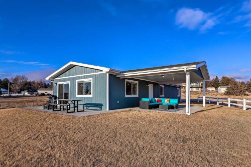 Lonergan House | Lake McConaughy Getaway with Patio - Walk to Beach