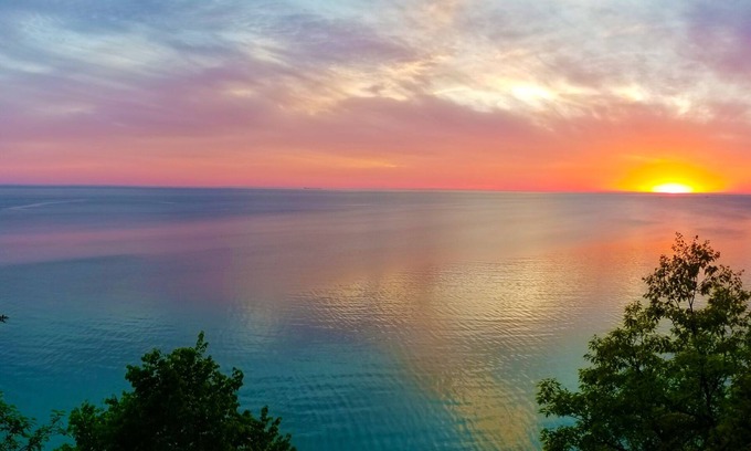 Frankfort Cottage | Lake MI Cottage w/105' of Private, Sandy Beach. Sept/Oct. Availability.