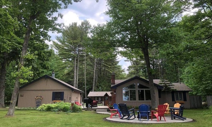 Harbor Springs Cottage | Lake Michigan Beach Frontage