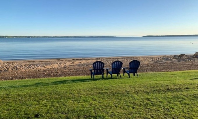 Traverse City Condo | Lake Michigan Beach condo Traverse City East Bay