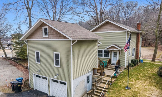 Macatawa House | Lake Michigan Beach Cottage #2!