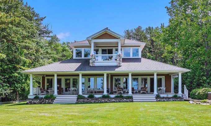 Manistee House | Lake Michigan Beach House