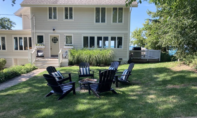 Grand Beach House | Lake Michigan beachfront and only 45 minutes to Notre Dame football!