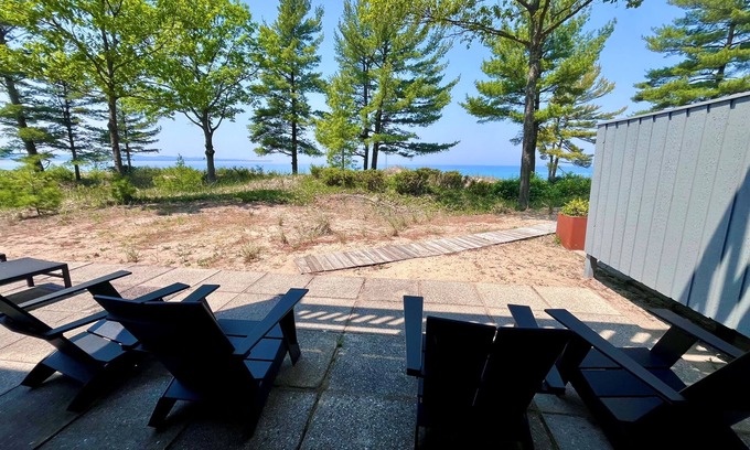 Glen Arbor House | Lake Michigan Beachfront Luxury Condo at The Homestead in Glen Arbor