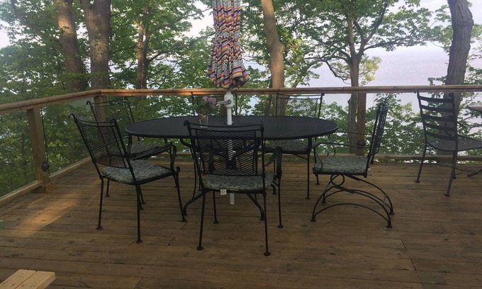 Montague House | Lake Michigan Beachfront Rental 5BR/3BA - Sleeps 10