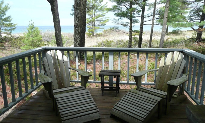 Glen Arbor Condo | Lake Michigan Condo/2 BD/2 BTH/Sleeps 5/Wilderness 8/Glen Arbor