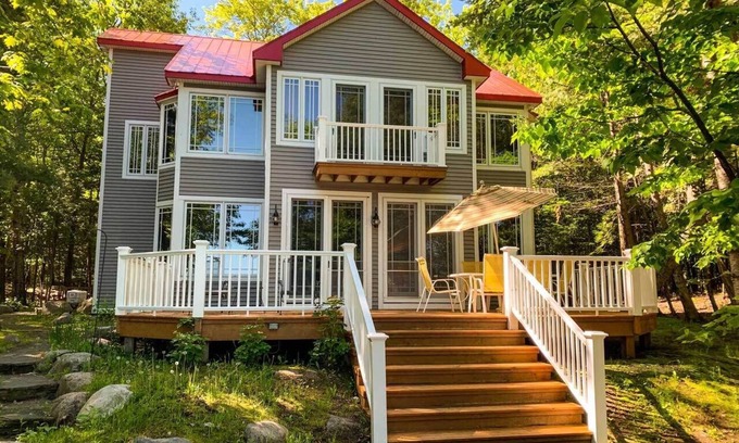 Cross Village House | Lake Michigan craftsman beach house near Cross Village-sleeps 10