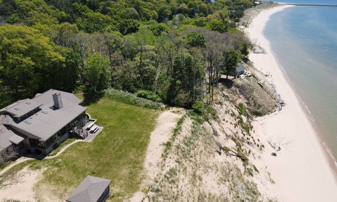 Montague Cottage | Lake Michigan Private Beachfront Midterm Rental