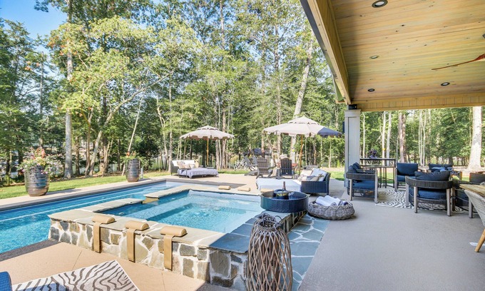 Prosperity Apartment | Lake Murray Studio w/Pool & Hot Tub in Prosperity