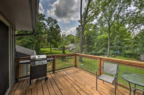 Delafield House | Lake Nagawicka Home - 2 Blocks to Boat Launch
