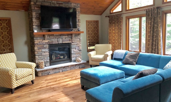 Pocono Pines House | Lake Naomi Amazing 2,800 sf 3-BR Vacation Hideaway