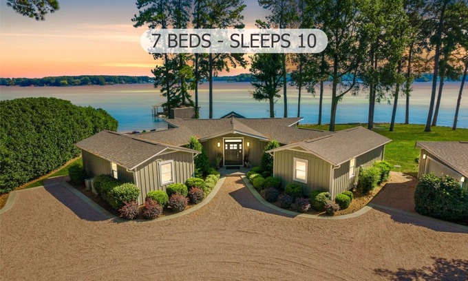 Mayhew House | Lake Norman Playaway - Beach, Hot Tub & Optional Boat Rental